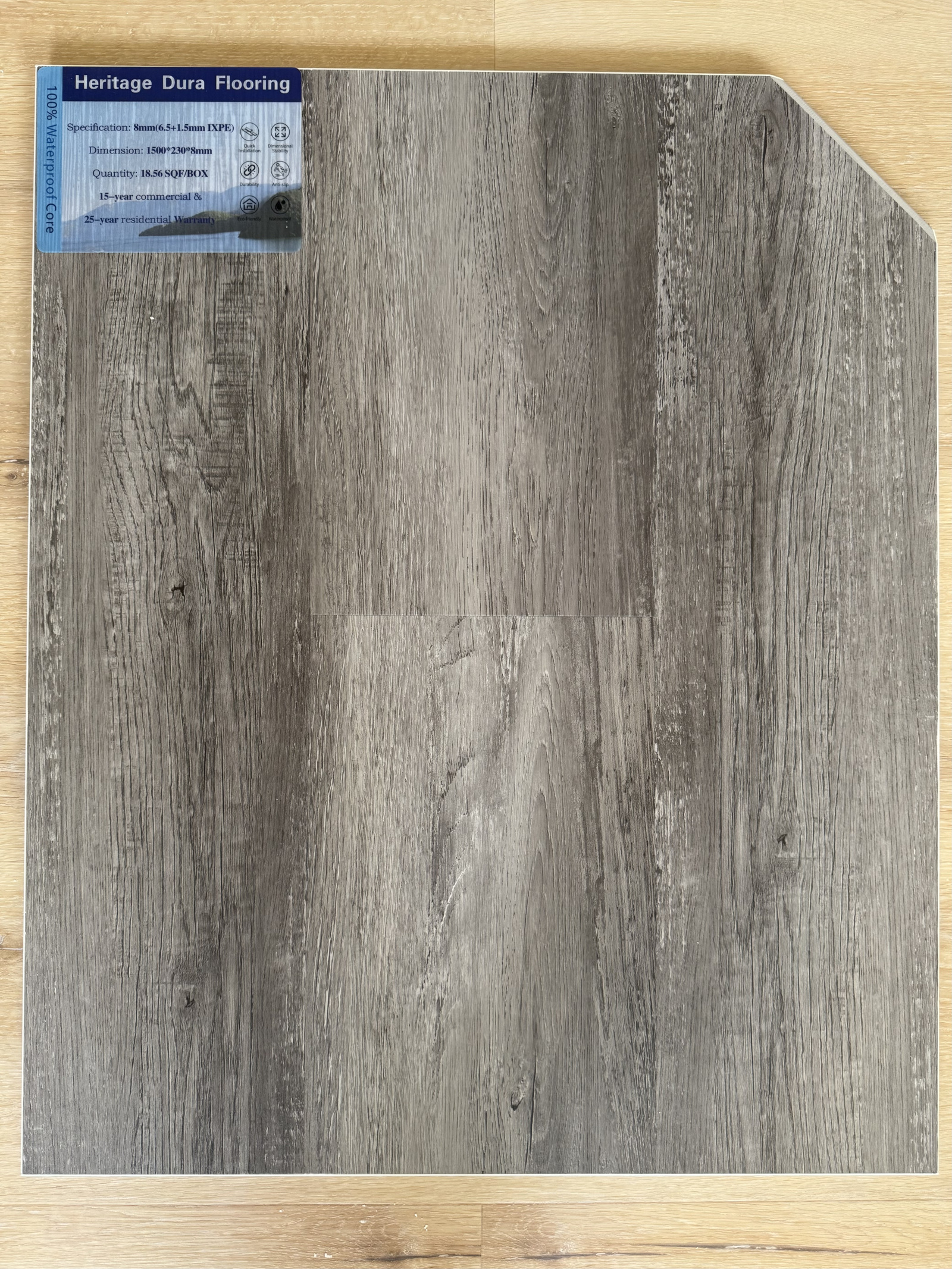 810 8mm flooring sample